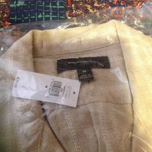 Banana Republic Men's Beige Button-Down Polo Resort SS Shirt - Medium - NWT - Picture 3 of 7